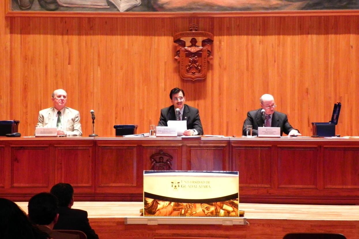 El Rector General encabezó la sesión del Consejo General Universitario 