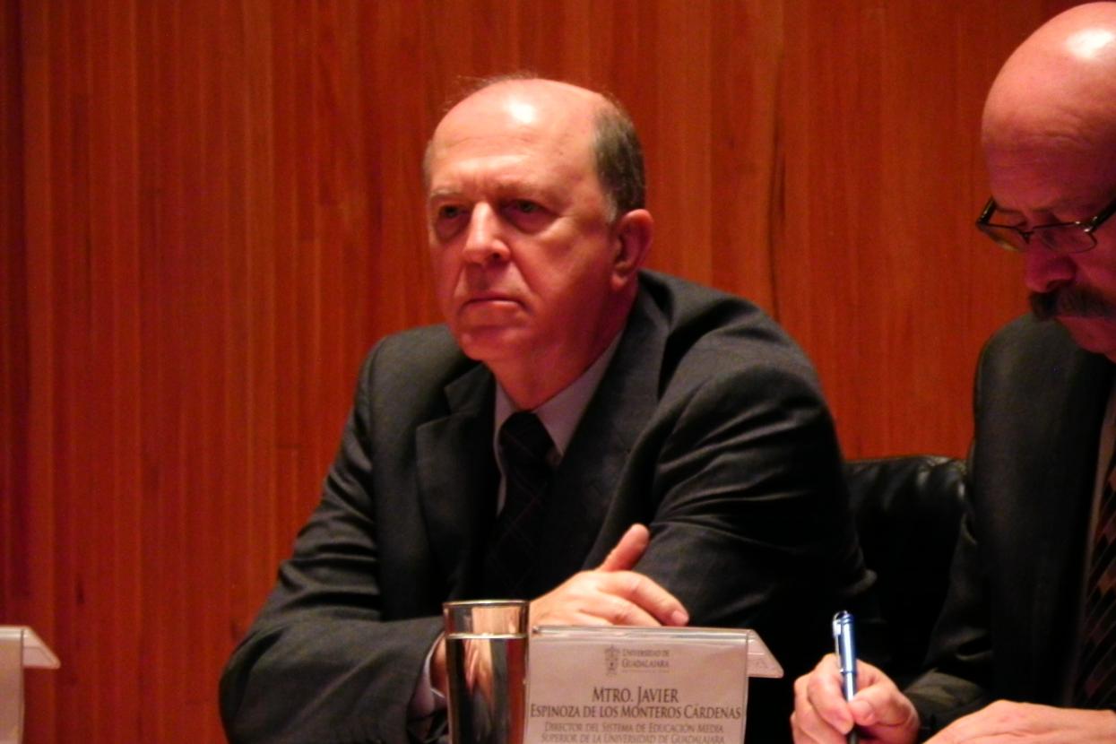 El doctor Miguel Ángel, Vicerrector Ejecutivo, estuvo presente en el presidium 