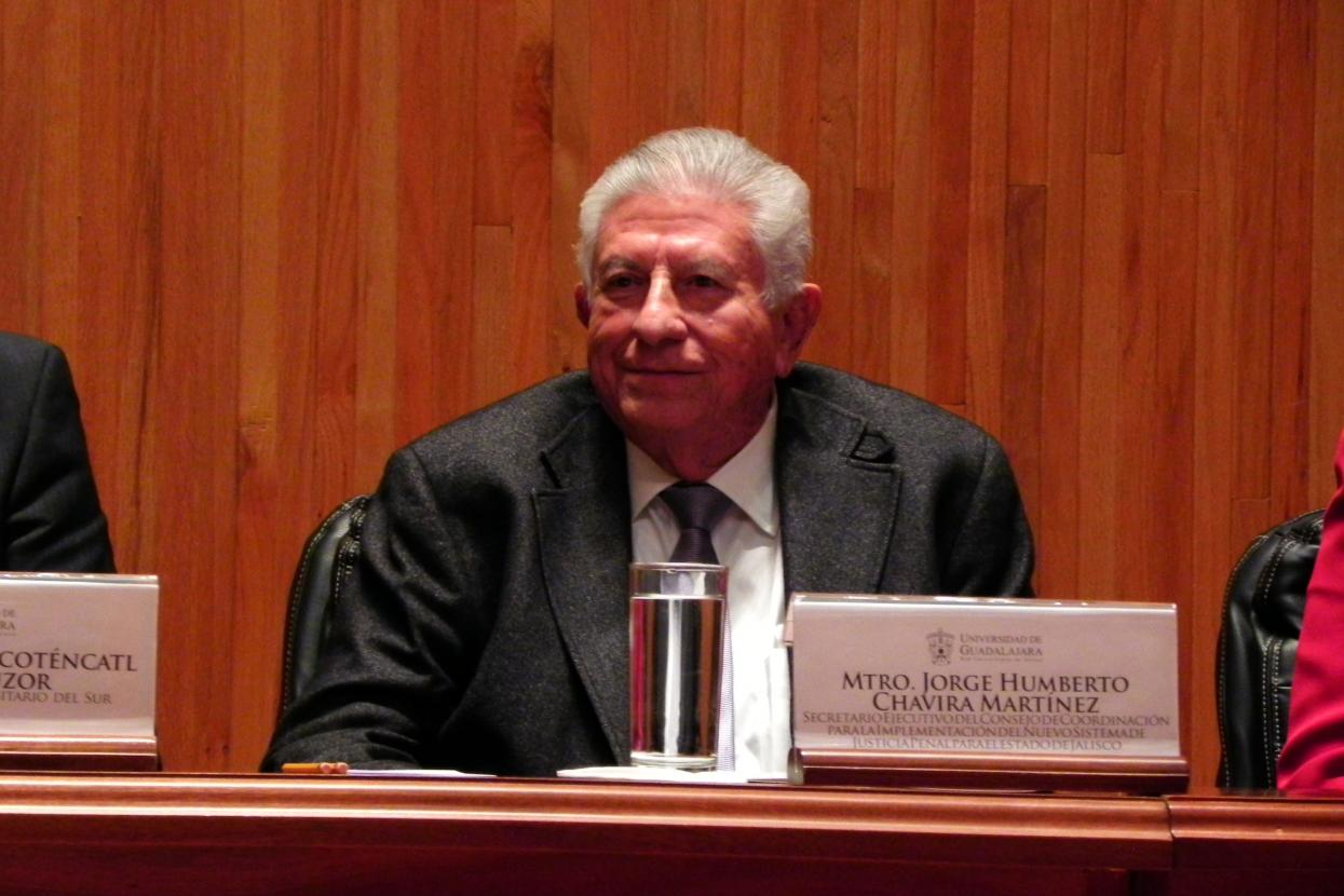 el maestro Jorge Humberto Chavira Martínez estuvo en el presidium 