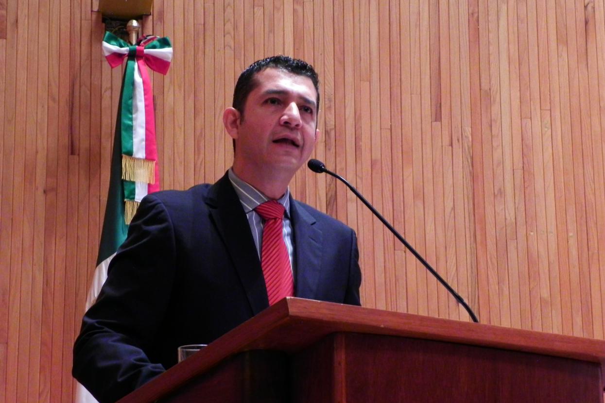 el representante por parte del gobernador de jalisco, mtro. Gustavo Padilla 